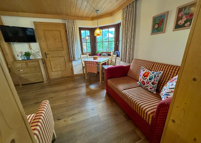 布鲁森纳霍夫酒店 *