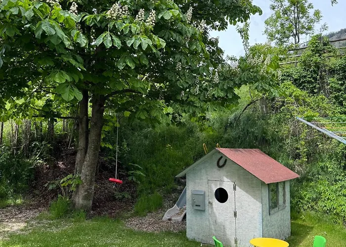 布鲁森纳霍夫酒店 公寓 *