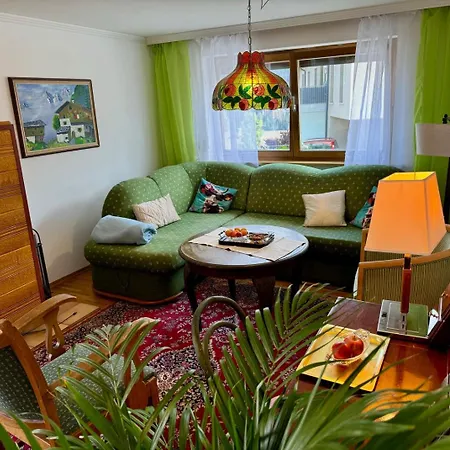 Blusnerhof Apartment *